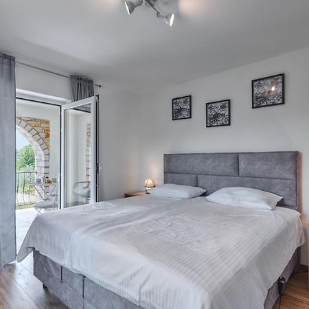 Relax House Surrounded By Olives And Vineyard Villa Stifanici Luaran gambar